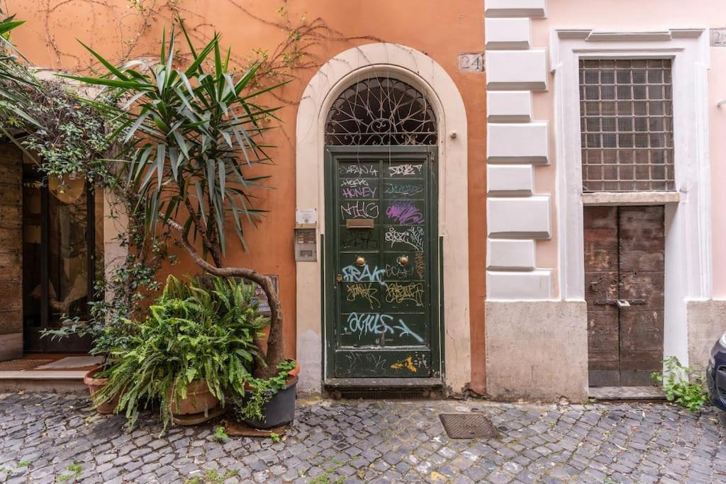Vicolo Leopardo Trastevere Apartment Rom